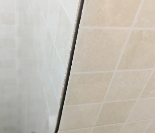 孝感市瓷砖空鼓维修公司分享阳台瓷砖脱落的修复过程可以分为以下几个步骤